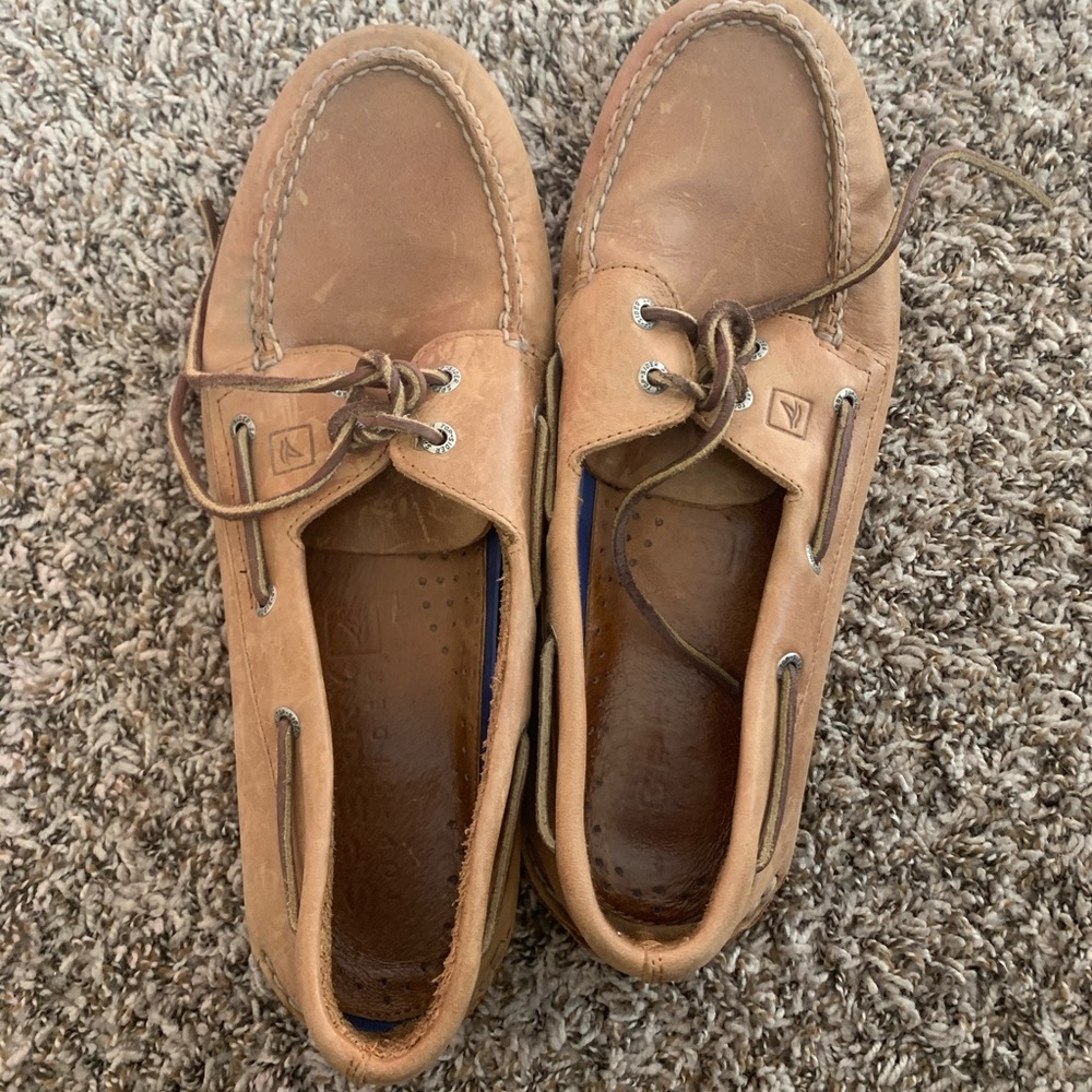 Brown Sperry boat shoes